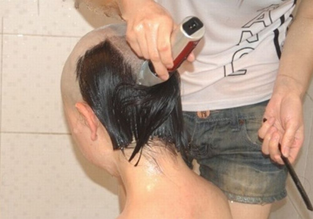 headshave in the shower